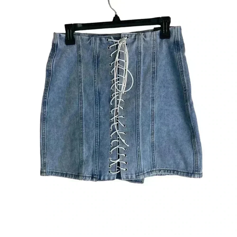Fashion Nova NWT jean skirt size‎ medium